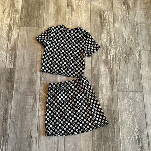 Black and white flower set